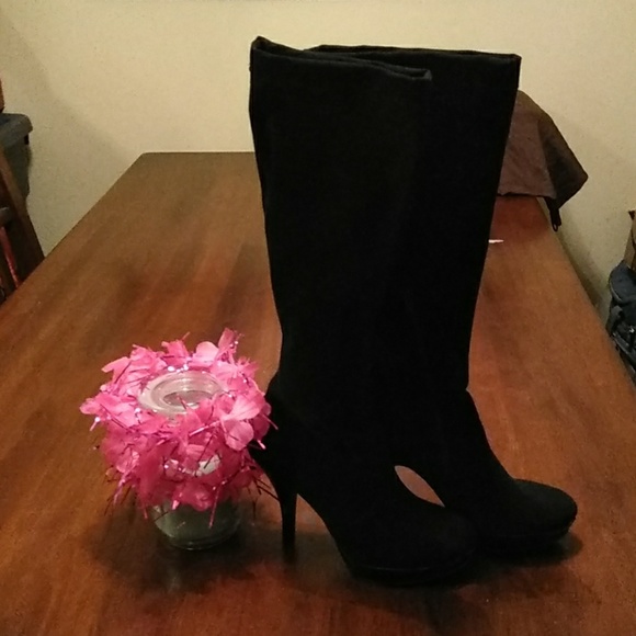 Kenneth Cole Boot - Picture 2 of 3